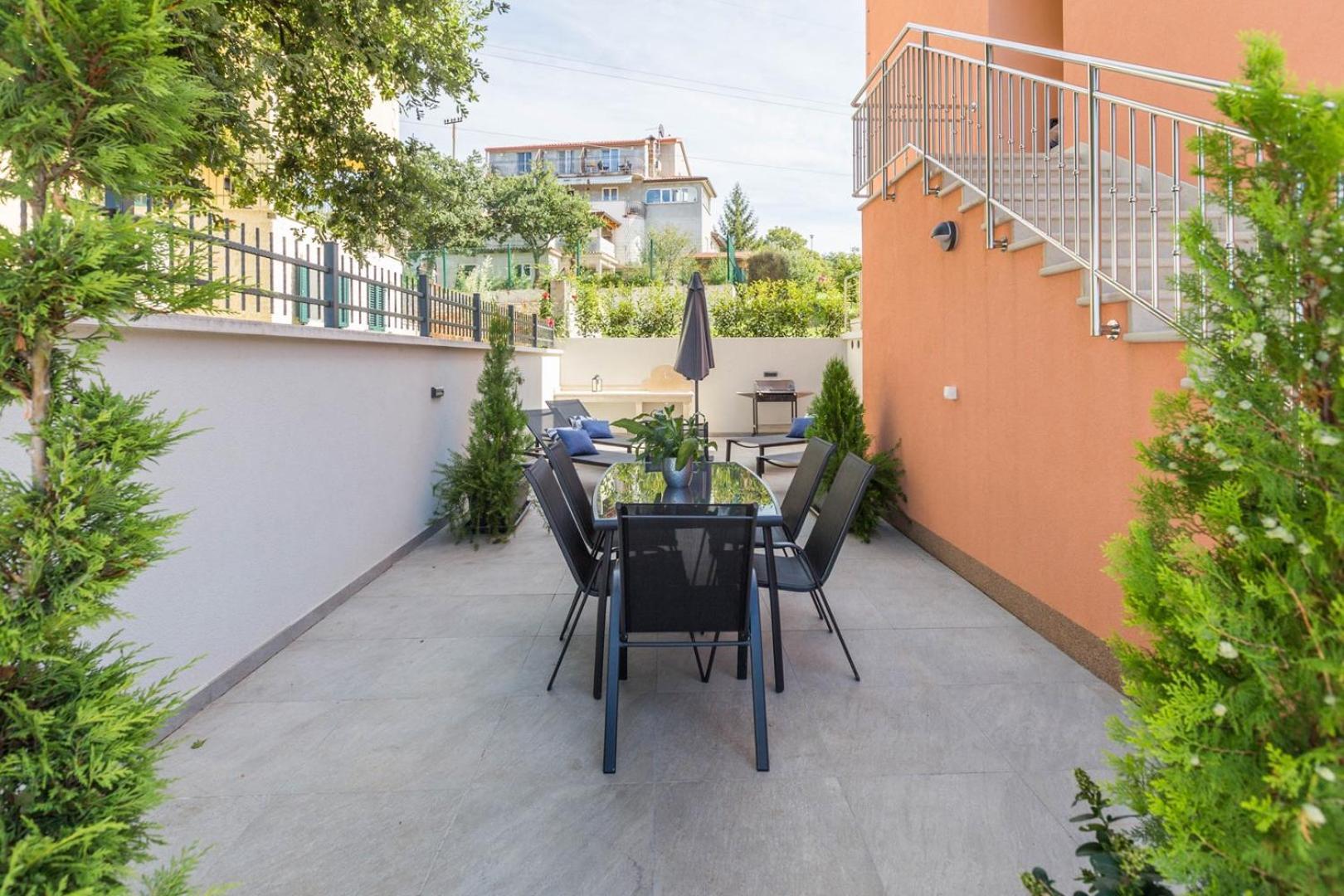 Luxury Three Bedrooms Silver Near *