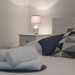 Luxury Three Bedrooms Apartment Silver Suite Near Porec