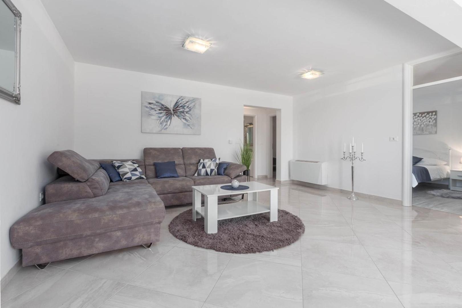 Luxury Three Bedrooms Silver Near * Poreč