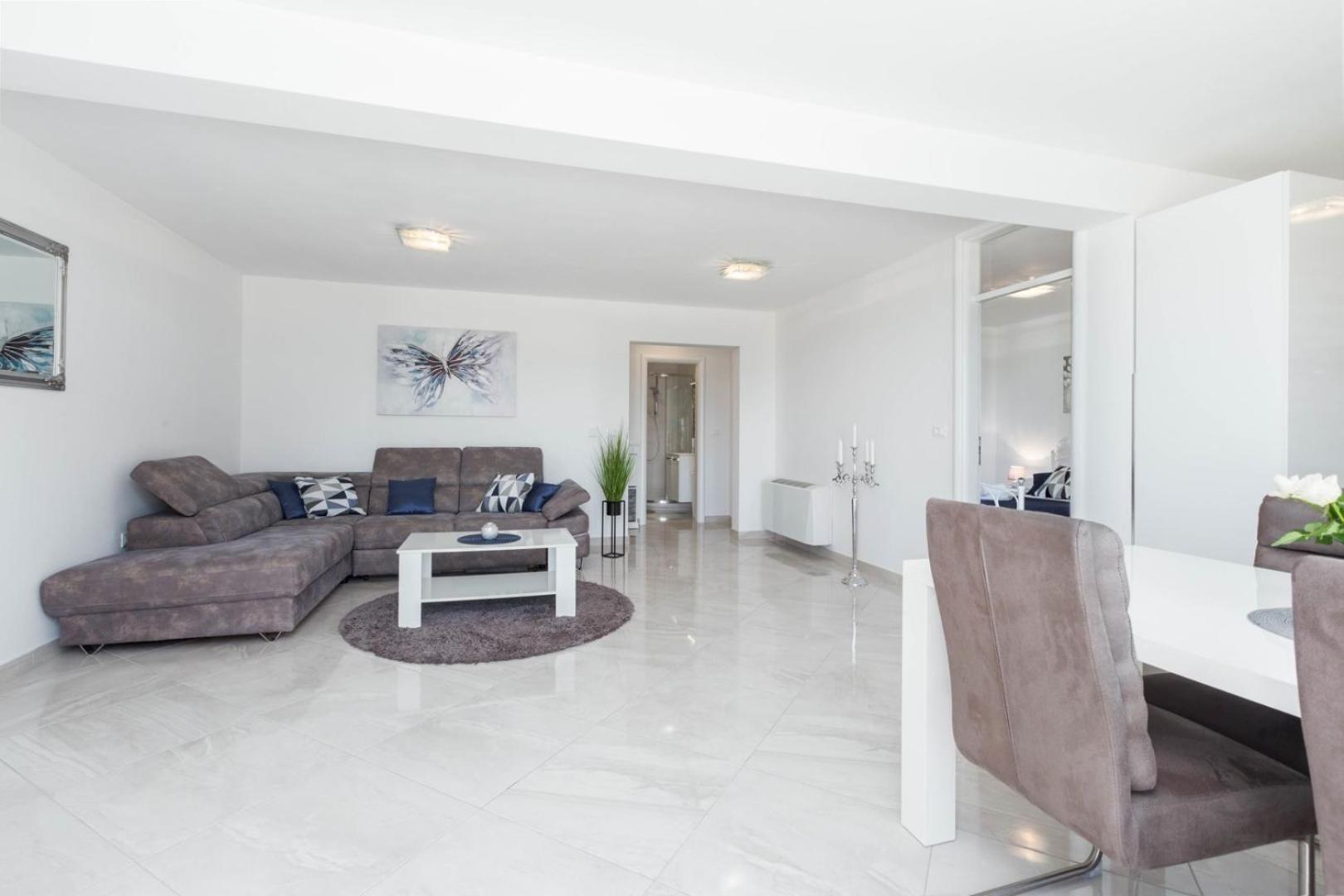 Luxury Three Bedrooms Silver Near Poreč
