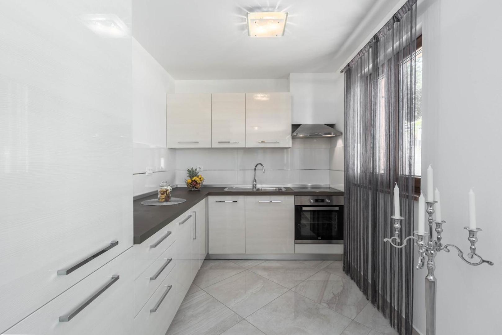 Apartment Luxury Three Bedrooms Silver Near Poreč