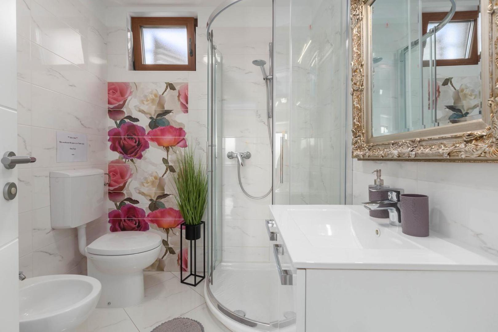 Luxury Three Bedrooms Silver Near Apartment Poreč