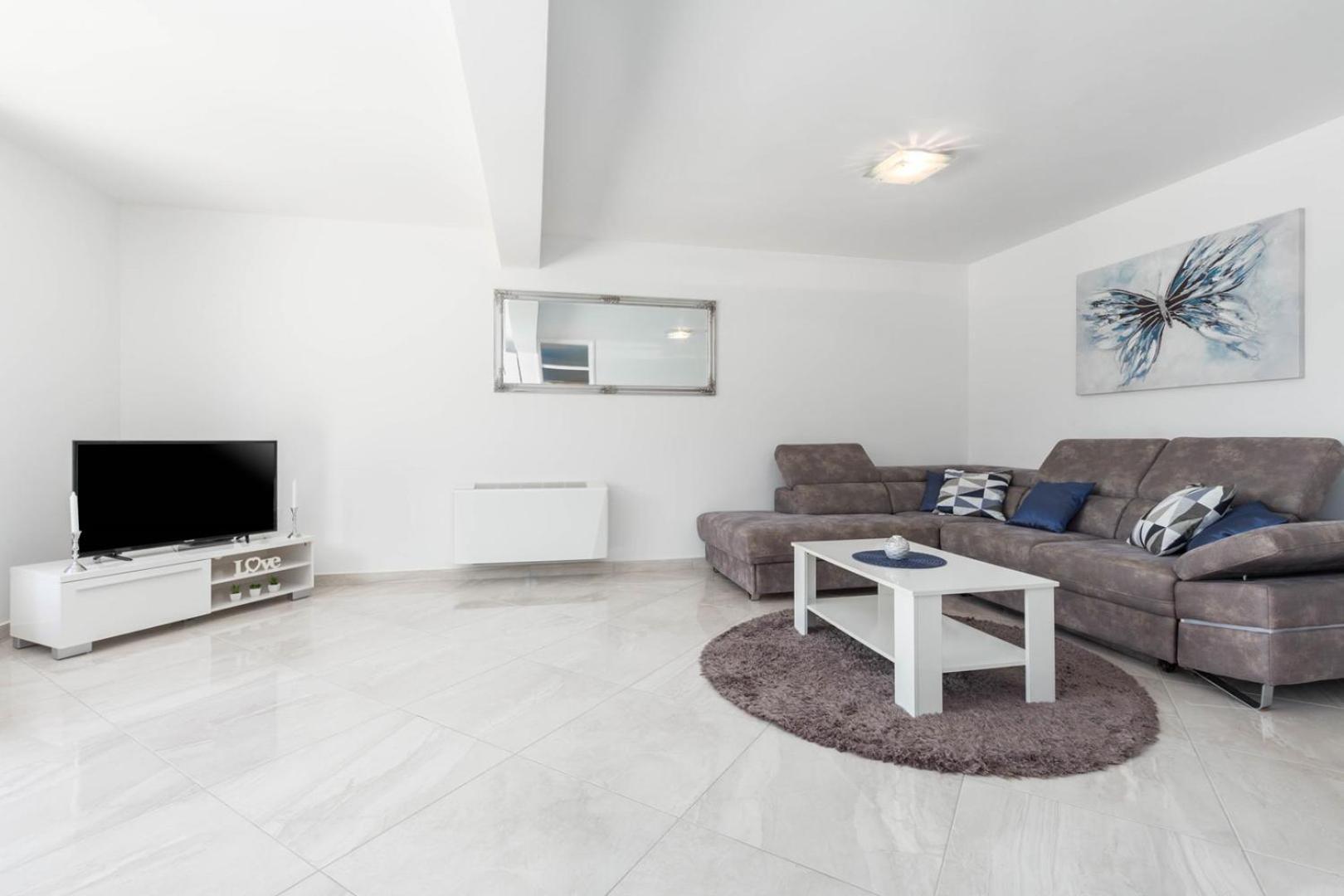Apartment Luxury Three Bedrooms Silver Near Poreč