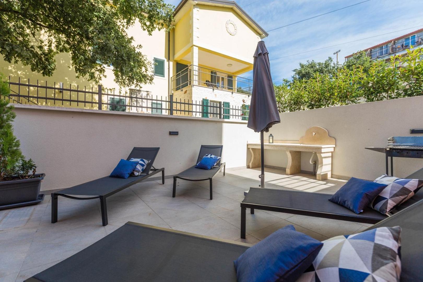 Apartment Luxury Three Bedrooms Silver Near