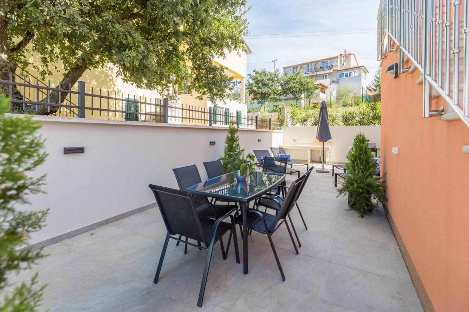Apartment Luxury Three Bedrooms Silver Near *